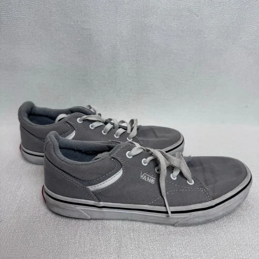 Vans Seldan Youth Size 4 Gray Classic look Canvas Low Top Trainer Sneakers